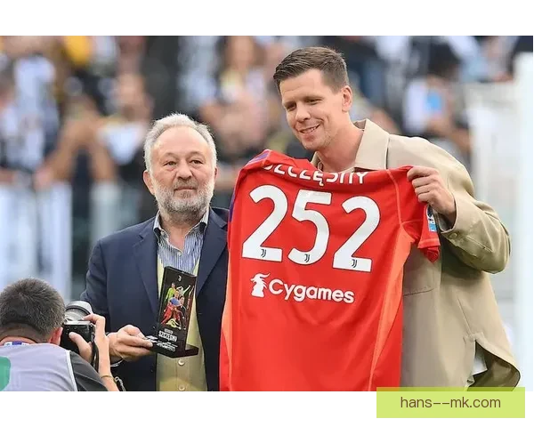 什琴斯尼与尤文解约后正式宣布退役 结束20年职业生涯