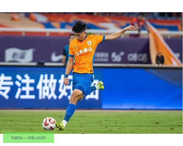 刘洋成就国足与泰山双料全勤王打破纪录展示不懈奋斗精神